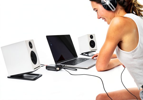 Audioengine D1P Portable Headphone Amplifier-4